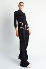 PANTALONI SEMIEVAZATI DIN TRICOT